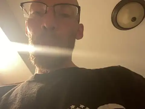 Snapshot of DickTaterish chatting on October 2025 05:04:02 PM DickTaterish online show from October 2025 05:04:02 PM