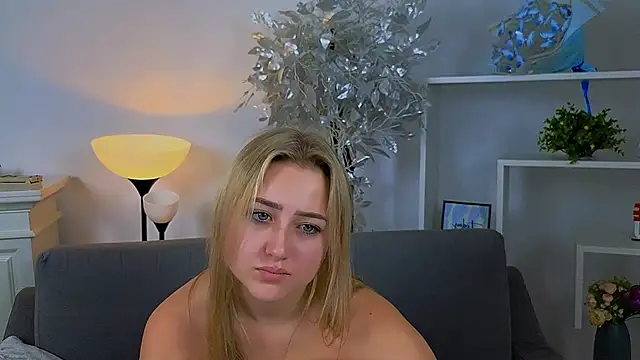 Lulu   Moon online show from October 2025 08:18:02 AM