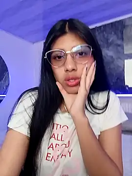 Snapshot of Briseida-White chatting on October 2025 01:44:01 PM Briseida-White online show from October 2025 01:44:01 PM