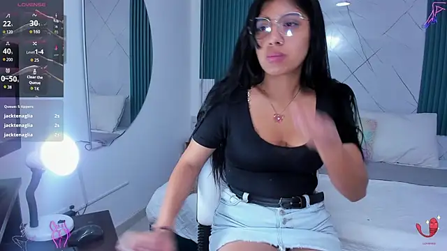 Snapshot of Briseida-White chatting on October 2025 11:51:02 AM Briseida-White online show from October 2025 11:51:02 AM