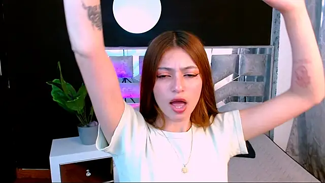 Snapshot of viky_evanss chatting on October 2025 07:03:02 PM viky evanss online show from October 2025 07:03:02 PM