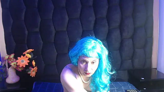 Kylie Bloom online show from November 2025 08:42:02 PM