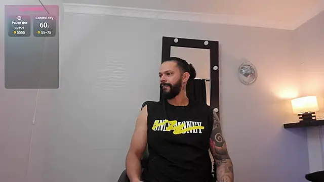 AlukardBig online show from November 2025 02:06:01 PM