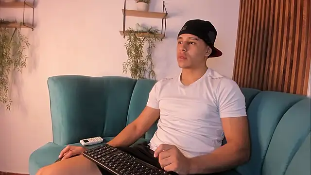 Adrian Volt online show from January 2026 08:33:01 PM