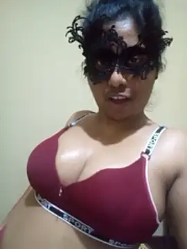 Expose Queen online show from March 2026 02:46:02 PM