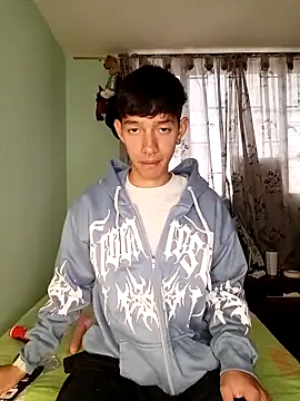 heyy noah11 online show from November 2025 10:11:02 PM