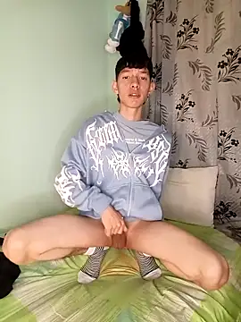 heyy noah11 online show from December 2025 04:50:02 AM