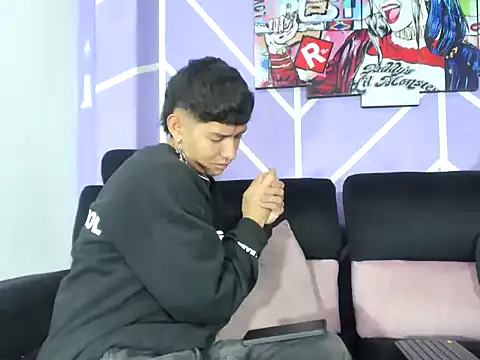 heyy noah11 online show from April 2026 01:12:02 PM