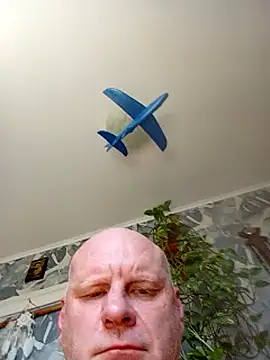 Snapshot of RaspuT002 chatting on July 2026 08:32:01 AM RaspuT002 online show from July 2026 08:32:01 AM