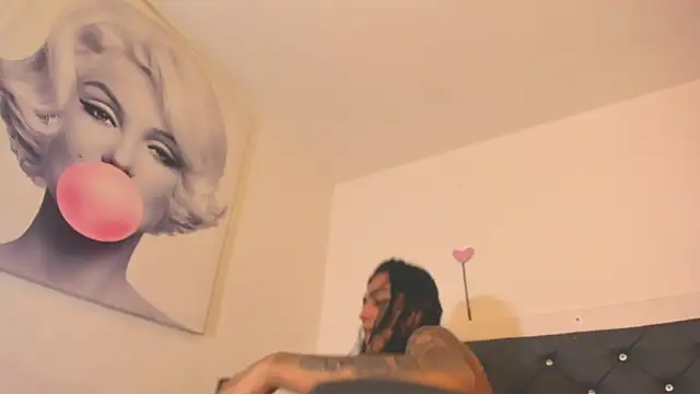 BiancaValentinna online show from October 2025 05:58:02 PM