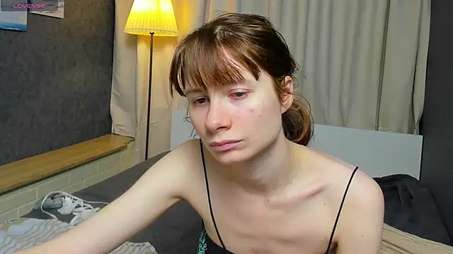 EvelynJin  online show from October 2025 03:24:02 PM