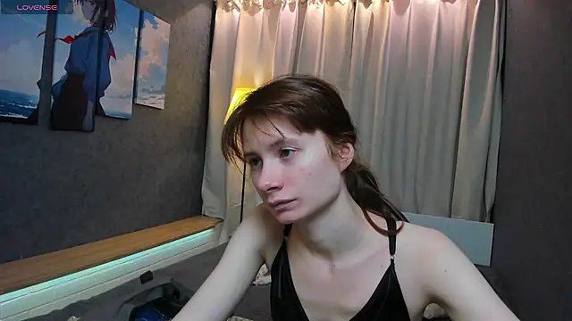 EvelynJin  online show from October 2025 04:14:02 PM