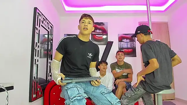 EMPIRE BOYS1 online show from October 2025 07:15:01 PM