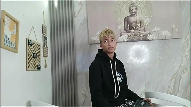 EMPIRE BOYS1 online show from April 2026 01:34:01 PM