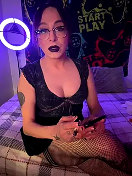 MiniMonroe online show from November 2025 09:43:01 AM