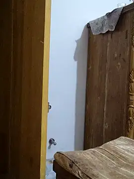 Tanha18 online show from November 2025 06:43:01 PM