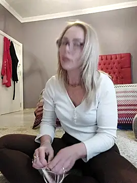 ElenabonyX online show from February 2026 05:13:02 PM