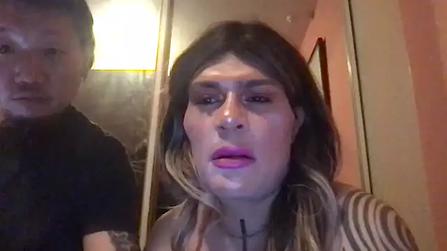 Snapshot of Glow92 chatting on October 2025 08:13:02 AM Glow92 online show from October 2025 08:13:02 AM