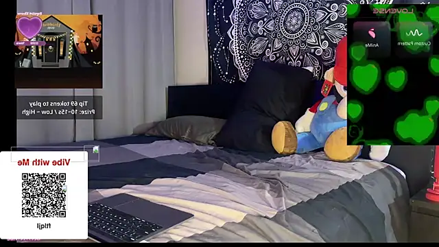 Snapshot of Glow92 chatting on October 2025 06:13:02 AM Glow92 online show from October 2025 06:13:02 AM