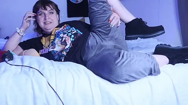 Snapshot of BellaBlueBBW chatting on February 2025 11:36:01 AM BellaBlueBBW online show from February 2025 11:36:01 AM