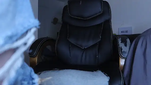 Snapshot of BellaBlueBBW chatting on February 2026 04:14:01 PM BellaBlueBBW online show from February 2026 04:14:01 PM