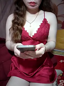 Snapshot of LeanaLy chatting on November 2025 01:59:02 AM LeanaLy online show from November 2025 01:59:02 AM