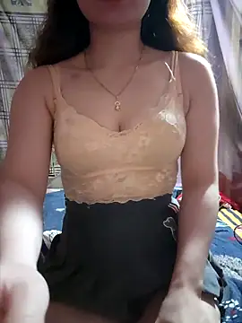 Snapshot of LeanaLy chatting on December 2025 01:59:02 AM LeanaLy online show from December 2025 01:59:02 AM