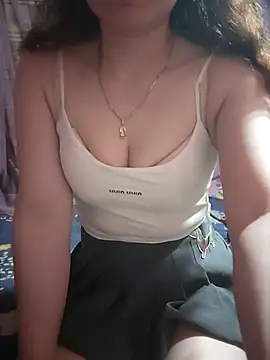 Snapshot of LeanaLy chatting on December 2025 02:04:02 PM LeanaLy online show from December 2025 02:04:02 PM