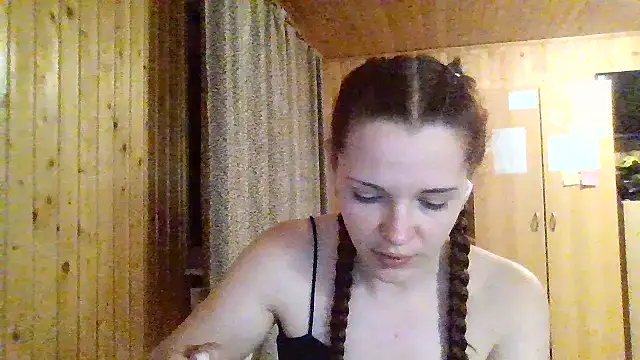 AmeliieLaFleur online show from April 2026 09:32:01 PM