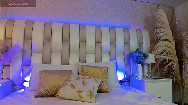 Ari lynn  online show from November 2025 03:19:02 AM