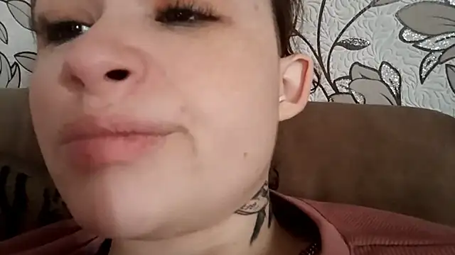 FrostNymph online show from October 2025 07:42:02 AM