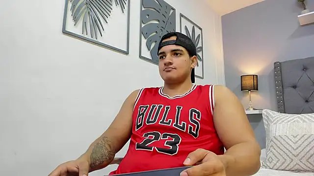 violeta and maxx online show from December 2025 12:07:01 AM