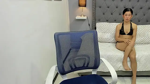 violeta and maxx online show from December 2025 12:50:02 AM