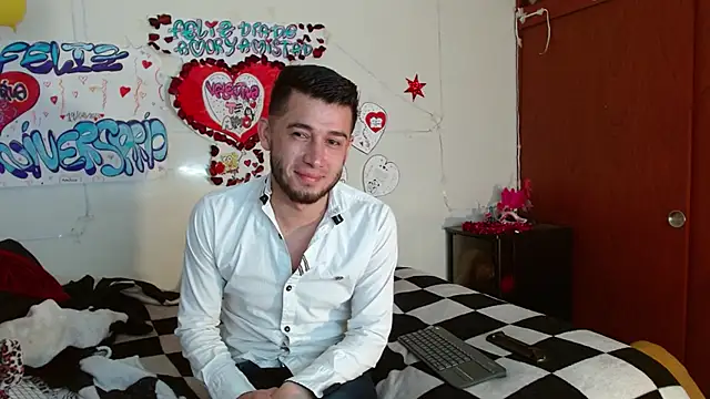 Snapshot of picante70_ chatting on December 2025 11:17:01 AM picante70 online show from December 2025 11:17:01 AM