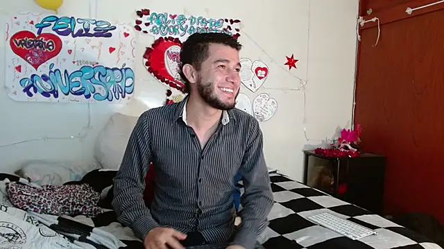 Snapshot of picante70_ chatting on January 2026 12:42:01 PM picante70 online show from January 2026 12:42:01 PM