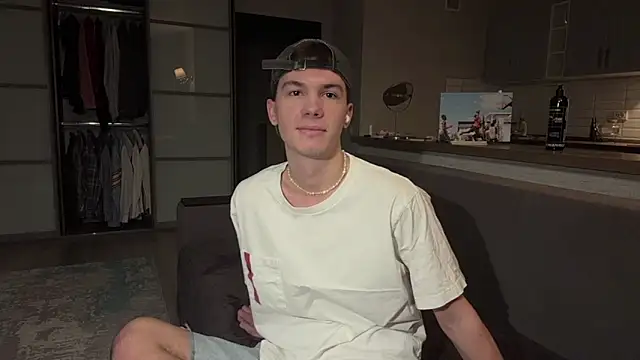 Jeremy1Scott online show from November 2025 03:18:02 AM