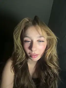 Snapshot of PoppyBabeMae chatting on November 2025 10:03:02 PM PoppyBabeMae online show from November 2025 10:03:02 PM