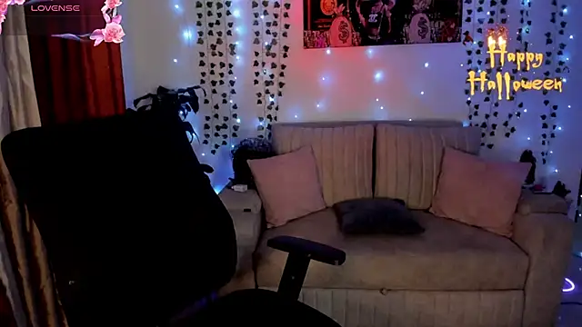 Snapshot of Lizz_martins chatting on November 2025 02:57:02 AM Lizz martins online show from November 2025 02:57:02 AM