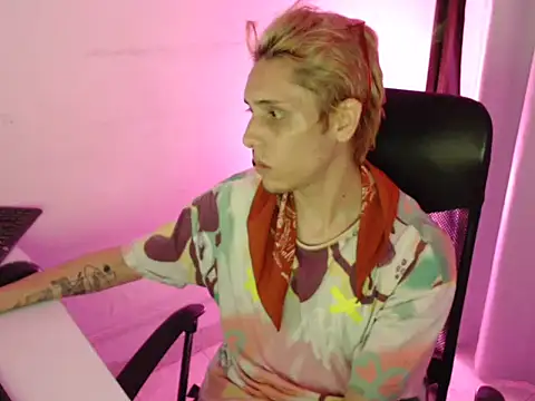 Snapshot of KingSuccubus chatting on October 2025 06:27:02 AM KingSuccubus online show from October 2025 06:27:02 AM