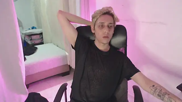 Snapshot of KingSuccubus chatting on November 2025 05:07:01 AM KingSuccubus online show from November 2025 05:07:01 AM