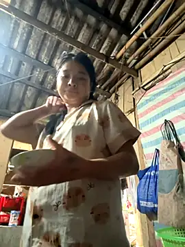 Snapshot of Linh-xxx chatting on October 2025 02:23:02 AM Linh-xxx online show from October 2025 02:23:02 AM