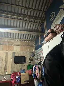 Snapshot of Linh-xxx chatting on October 2025 11:16:02 PM Linh-xxx online show from October 2025 11:16:02 PM