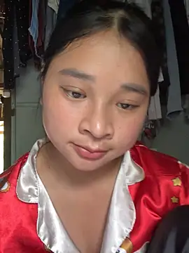 Snapshot of Linh-xxx chatting on October 2025 06:14:02 AM Linh-xxx online show from October 2025 06:14:02 AM