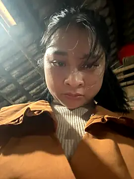 Snapshot of Linh-xxx chatting on November 2025 10:58:01 AM Linh-xxx online show from November 2025 10:58:01 AM