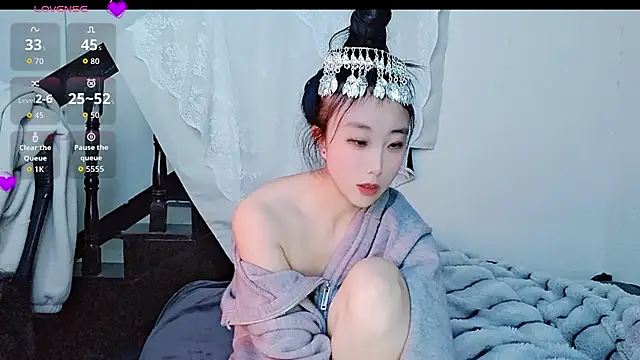 hyp0crite online show from November 2025 05:21:01 AM