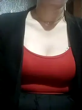 Snapshot of YiyinLy chatting on December 2025 12:36:01 PM YiyinLy online show from December 2025 12:36:01 PM