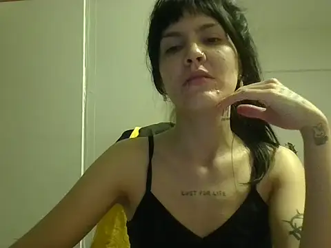 miapink33 online show from November 2025 01:47:01 AM