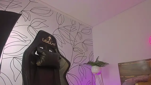 Snapshot of merida_06 chatting on October 2025 02:15:01 AM merida 06 online show from October 2025 02:15:01 AM