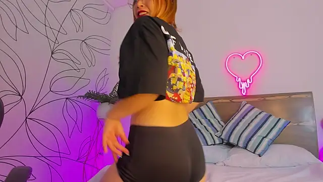 Snapshot of merida_06 chatting on October 2025 02:44:01 AM merida 06 online show from October 2025 02:44:01 AM