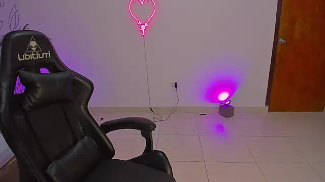 Snapshot of merida_06 chatting on November 2025 03:06:02 AM merida 06 online show from November 2025 03:06:02 AM